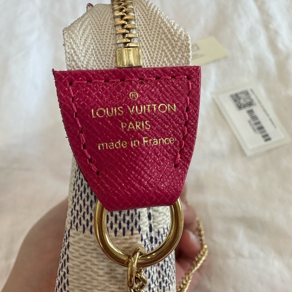 Louis Vuitton Christmas edition Mini Pochette - Picture 4 of 5